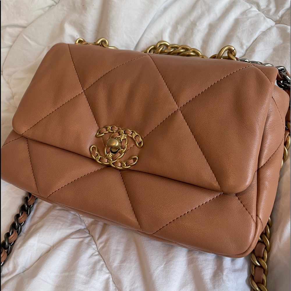 SOLD! Chanel 19 Caramel